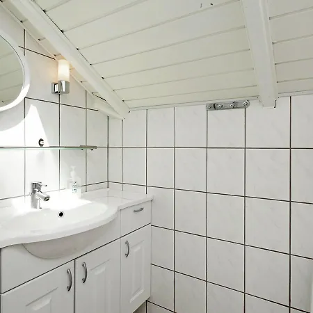 Semesterbostad Two-bedroom Holiday In 9