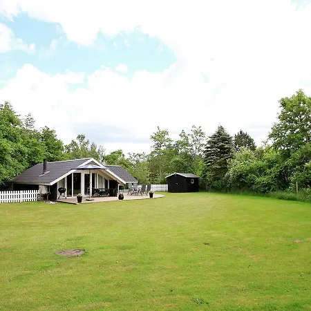 Two-bedroom Holiday In 9 Semesterbostad Oksbøl