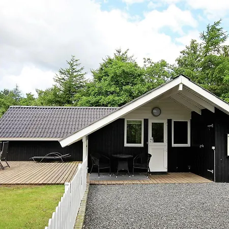 Two-bedroom Holiday In 9 Semesterbostad